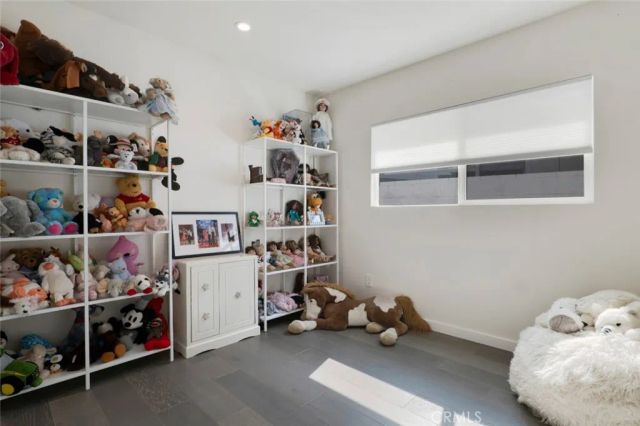 4527 Santa Lucia Drive, Woodland Hills, CA 91364