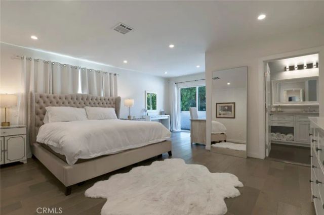 4527 Santa Lucia Drive, Woodland Hills, CA 91364