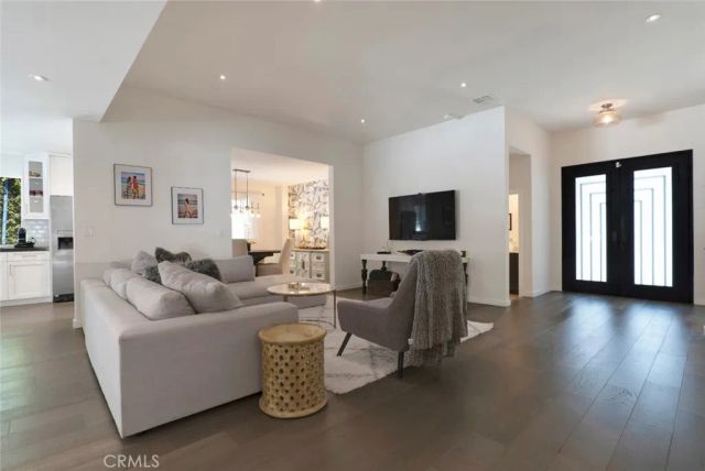 4527 Santa Lucia Drive, Woodland Hills, CA 91364