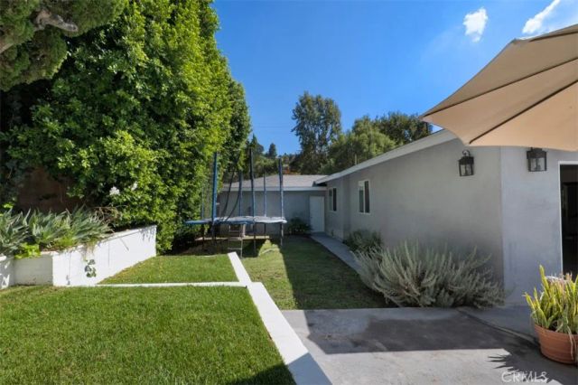 4527 Santa Lucia Drive, Woodland Hills, CA 91364