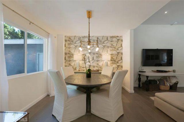 4527 Santa Lucia Drive, Woodland Hills, CA 91364