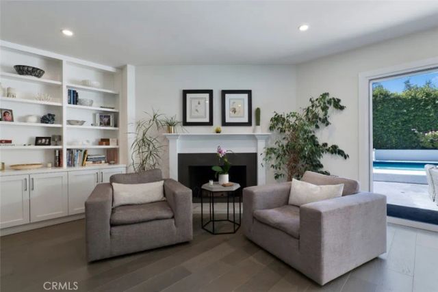 4527 Santa Lucia Drive, Woodland Hills, CA 91364