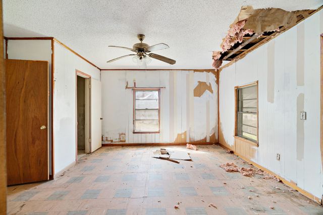 1080 Hearon Street E, Paris, TX 75460