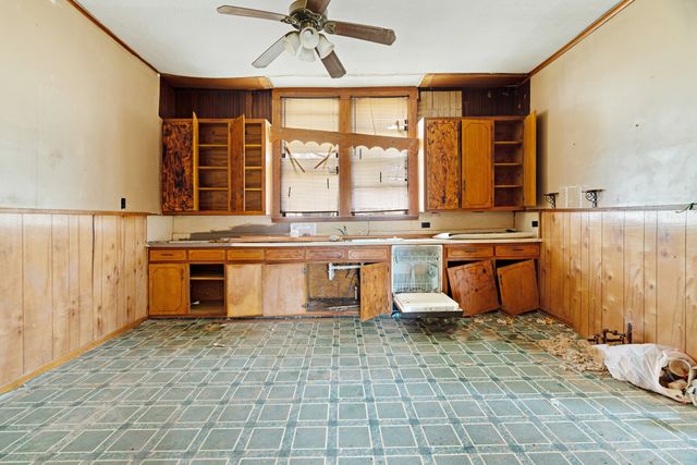 1080 Hearon Street E, Paris, TX 75460