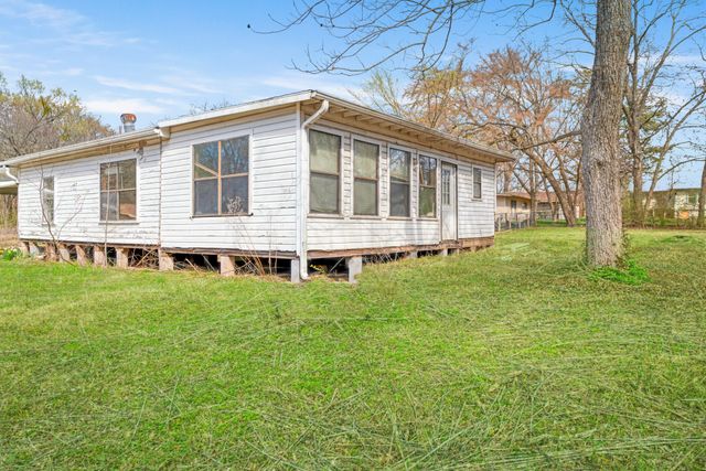 1080 Hearon Street E, Paris, TX 75460