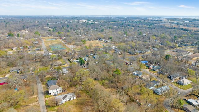 1080 Hearon Street E, Paris, TX 75460