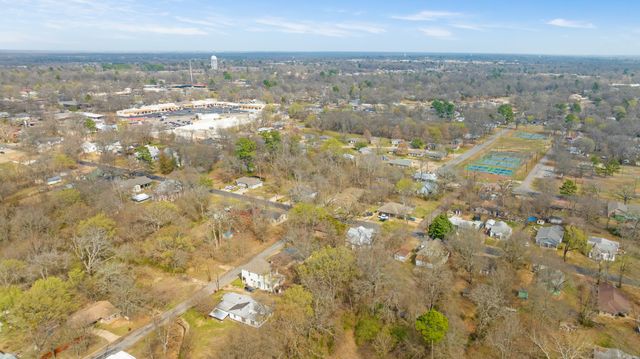 1080 Hearon Street E, Paris, TX 75460