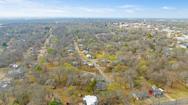 1080 Hearon Street E, Paris, TX 75460