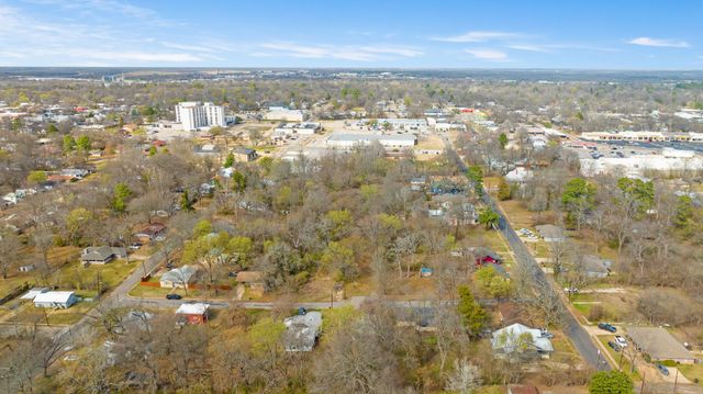 1080 Hearon Street E, Paris, TX 75460