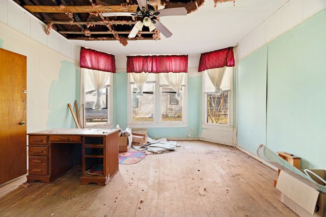 1080 Hearon Street E, Paris, TX 75460