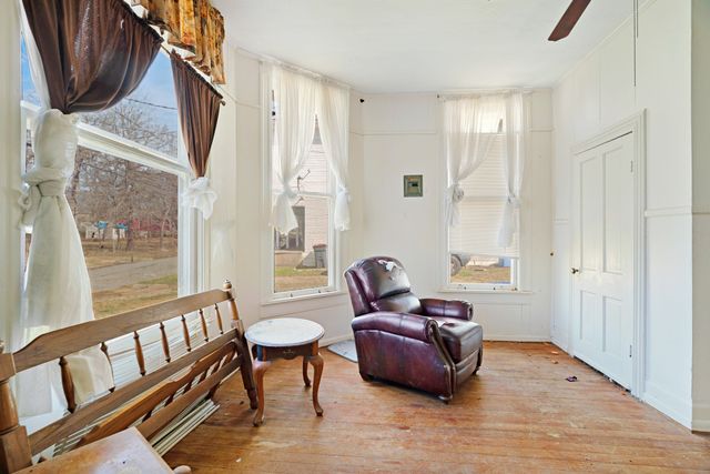 1080 Hearon Street E, Paris, TX 75460