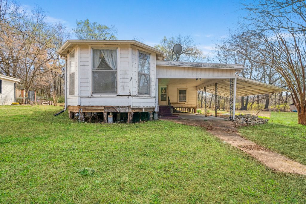 1080 Hearon Street E, Paris, TX 75460