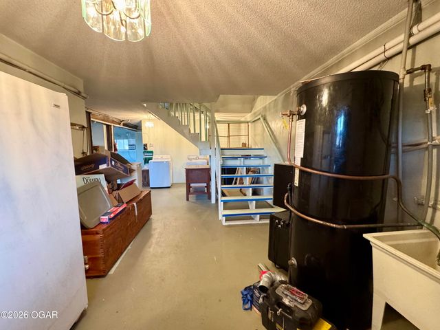 795 Anthony Road, Pineville, MO 64856