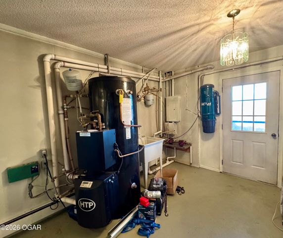 795 Anthony Road, Pineville, MO 64856