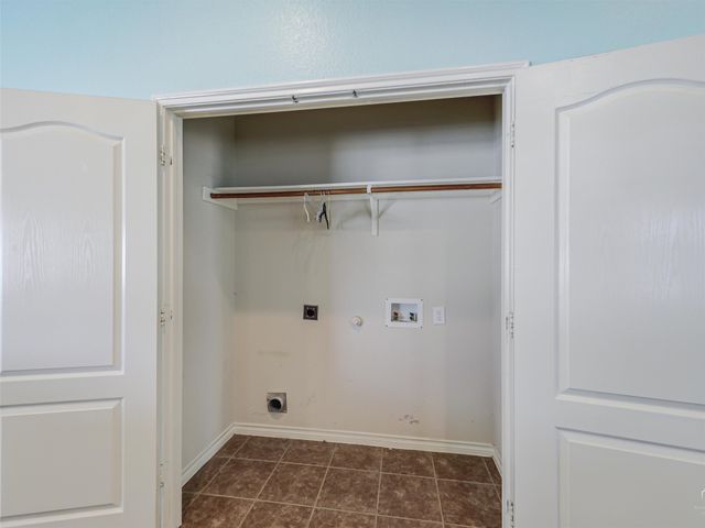 1201 Hayden Lane, Savannah, TX 76227