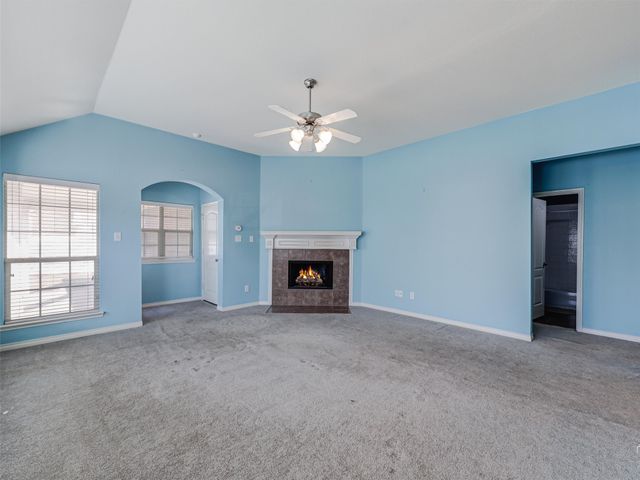 1201 Hayden Lane, Savannah, TX 76227