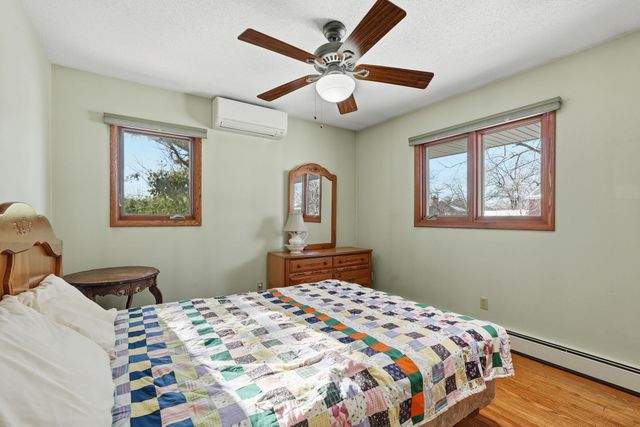 4770 Flag Avenue N, New Hope, MN 55428