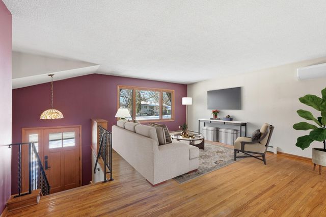 4770 Flag Avenue N, New Hope, MN 55428