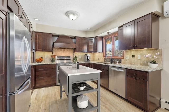 4770 Flag Avenue N, New Hope, MN 55428