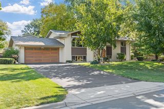 4770 Flag Avenue N, New Hope, MN 55428