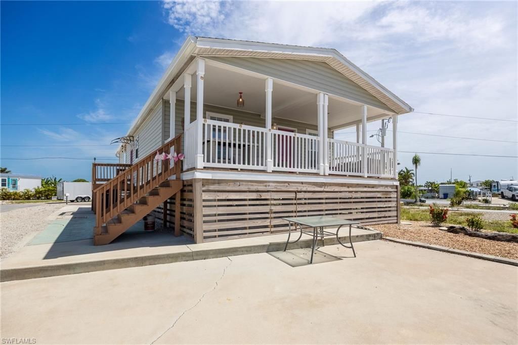 3822 Blueberry LN, ST. JAMES CITY, FL 33956 — exterior