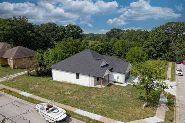 2014 E Jay Street, Ozark, MO 65721