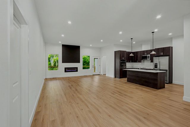2014 E Jay Street, Ozark, MO 65721