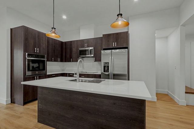 2014 E Jay Street, Ozark, MO 65721
