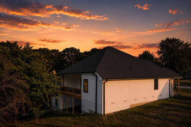 2014 E Jay Street, Ozark, MO 65721