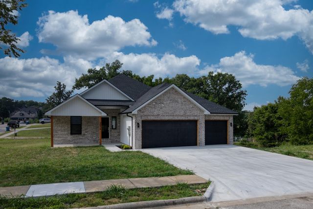 2014 E Jay Street, Ozark, MO 65721