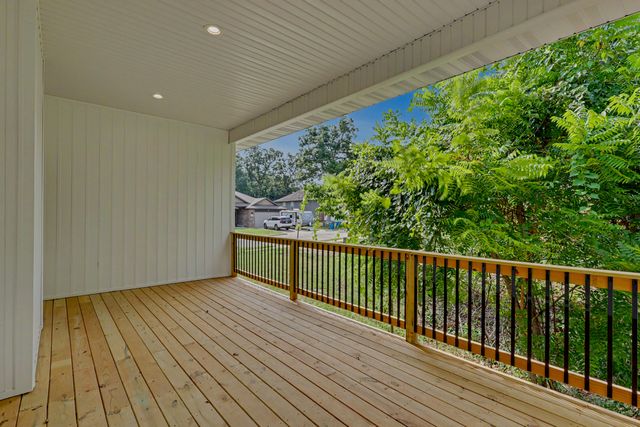 2014 E Jay Street, Ozark, MO 65721
