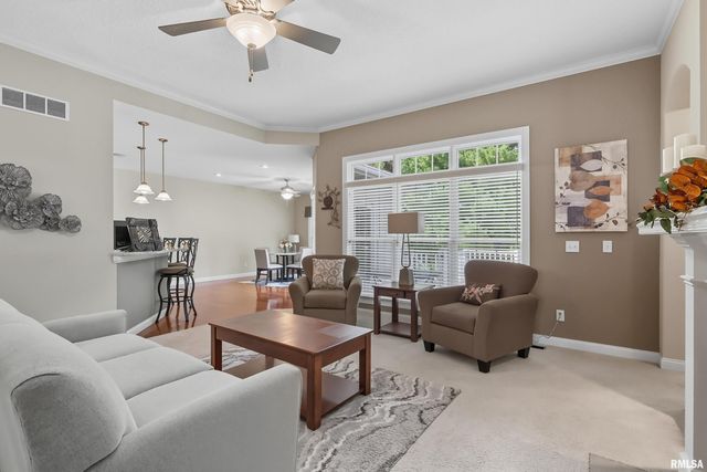 1960 E 50TH Court, Davenport, IA 52807