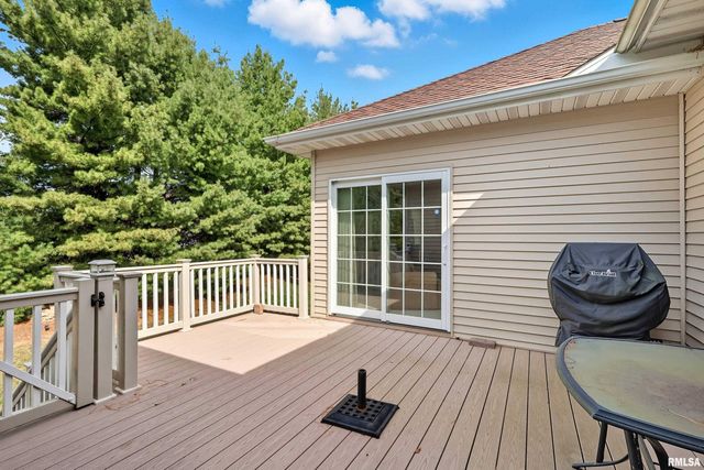 1960 E 50TH Court, Davenport, IA 52807