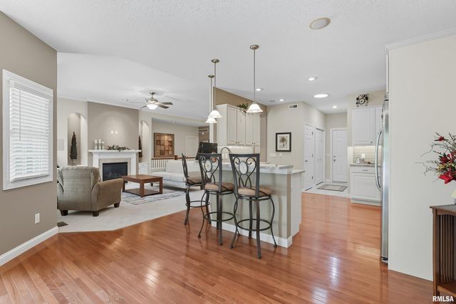 1960 E 50TH Court, Davenport, IA 52807