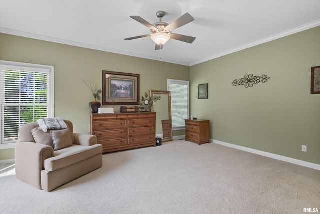 1960 E 50TH Court, Davenport, IA 52807