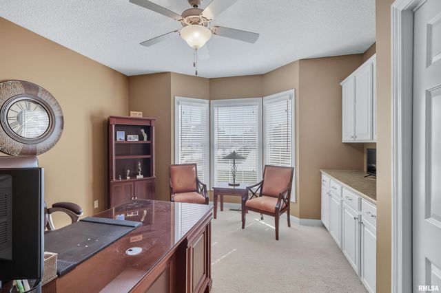 1960 E 50TH Court, Davenport, IA 52807