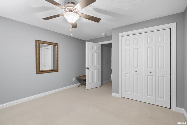 1960 E 50TH Court, Davenport, IA 52807