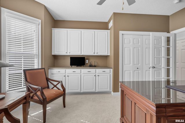 1960 E 50TH Court, Davenport, IA 52807