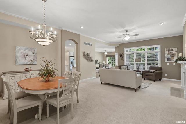 1960 E 50TH Court, Davenport, IA 52807