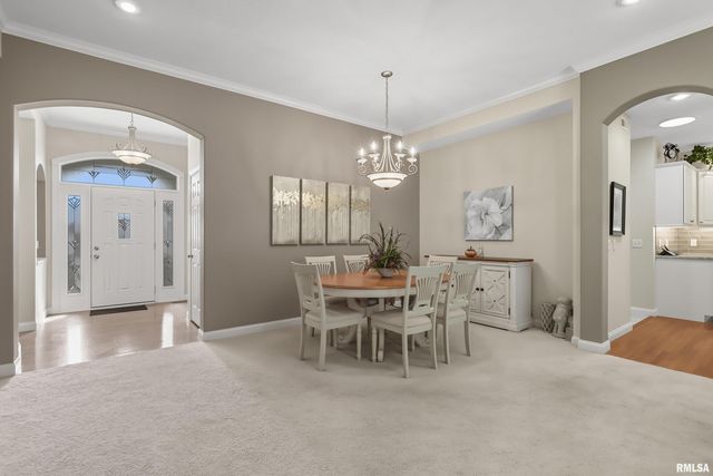 1960 E 50TH Court, Davenport, IA 52807