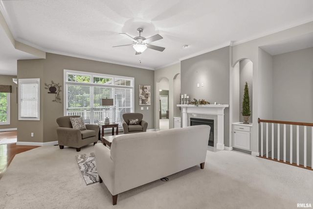 1960 E 50TH Court, Davenport, IA 52807