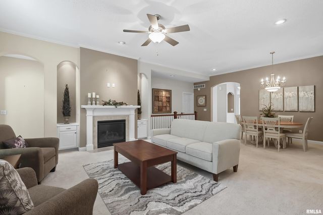 1960 E 50TH Court, Davenport, IA 52807