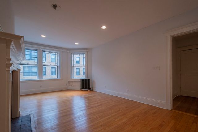 2 Newport Rd 5, Cambridge, MA 02140