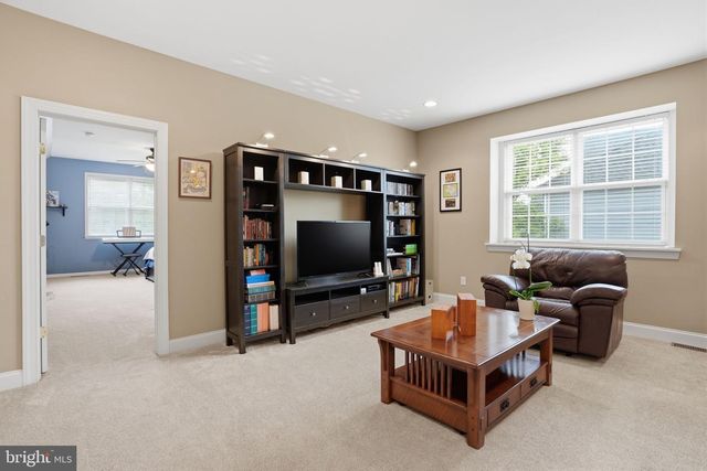 2088 BEDFORDSHIRE RD, Furlong, PA 18925