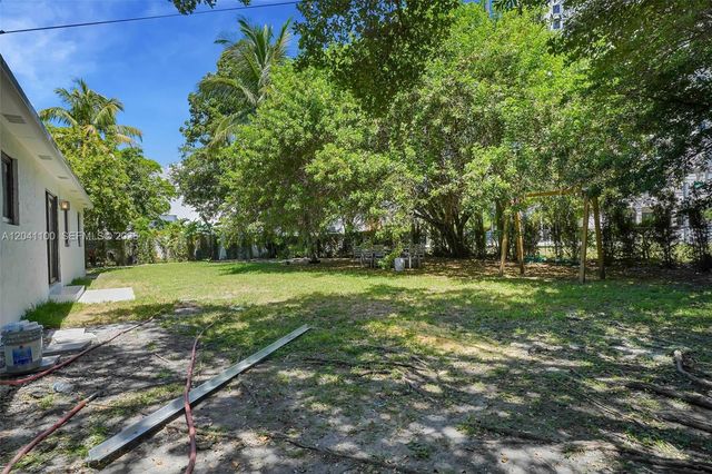 211 Washington Drive, Coral Gables, FL 33133