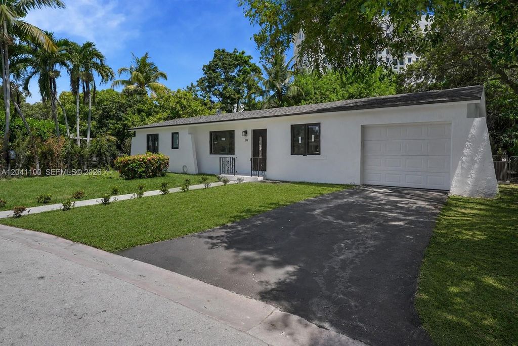 211 Washington Drive, Coral Gables, FL 33133