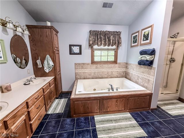 247 Spence Road, Belpre, OH 45714