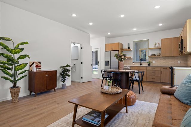 2704 Long Street 112, Chattanooga, TN 37408