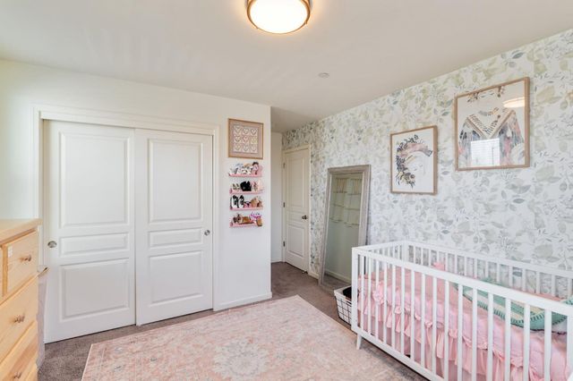 6038 E Scenic Way, Fresno, CA 93727