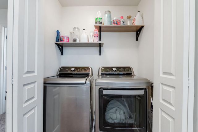 6038 E Scenic Way, Fresno, CA 93727